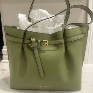 New Michael Kors Tote Bag in Green